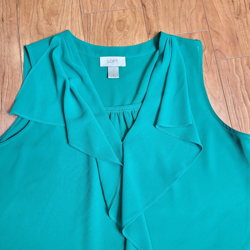 Loft Sleeveless Ruffle blouse - Picture 3 of 4